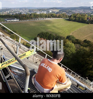 Meinhardus le saut à ski hill à partir de ci-dessus, le saut à ski en été, Lüdenscheid, Allemagne, Europe Banque D'Images