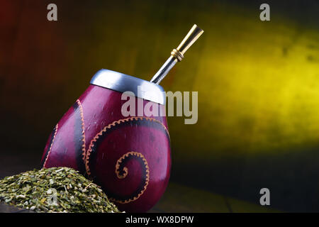La composition avec yerba mate cup et de feuilles. Banque D'Images