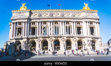 PARIS, FRANCE - 02 octobre 2018 : célèbre Opéra Garnier et académie nationale de musique. Banque D'Images