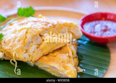 Omelette au crabe de style thaï Banque D'Images