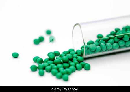 Des granules dans diverses formes et contenants Banque D'Images