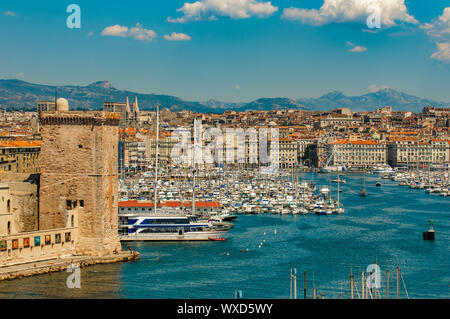 Vue panoramique de Marseille et vieux port Banque D'Images