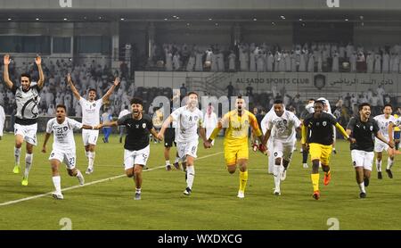 Doha, Qatar. 16 Sep, 2019. Les joueurs du Qatar's Al Sadd célébrer après avoir remporté la deuxième étape de l'Arabie contre match quart Al-Nassr lors de la Ligue des Champions de l'AFC à Doha, capitale du Qatar, le 16 septembre 2019. Al Sadd a remporté le match 3-1 et se sont qualifiés pour les demi-finales sur un score de 4-3. Nikku Crédit : Crédit : Xinhua/Xinhua/Alamy Live News Banque D'Images