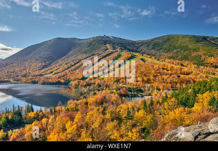 Voir l'écho de l'artiste de Lake Bluff en automne Banque D'Images