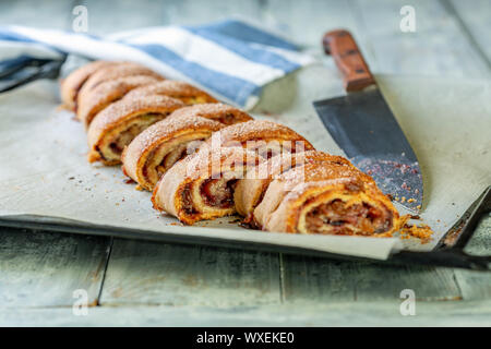 Rugelach est un dessert traditionnel de la cuisine juive. Banque D'Images