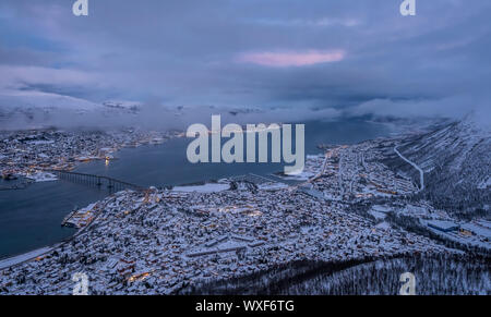 La ville de Tromso en hiver Banque D'Images