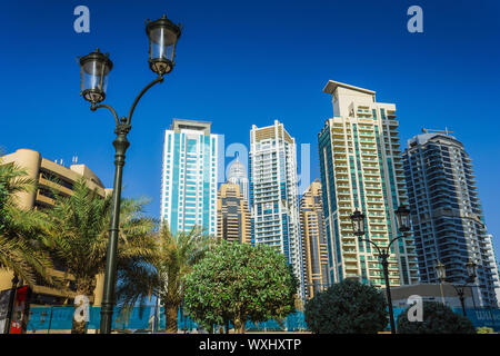 Dubaï, Émirats arabes unis - 16 novembre : la Marina de Dubaï. Émirats arabes unis. Le 16 novembre 2012. Dubaï a été le plus rapide développement de la ville dans le monde entre 2002 et 2008. Banque D'Images