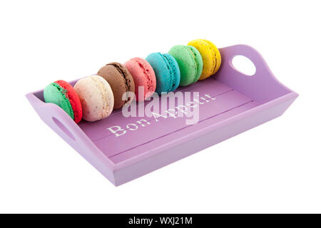 Macarons colorés sur le bac français Banque D'Images