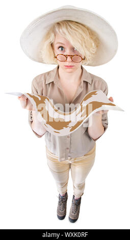 Perdu jeune blonde femme blanche holding map Banque D'Images