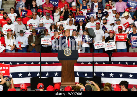 Rio Rancho, États-Unis. 16 Sep, 2019. Trump président s'adresse à la foule lors de sa réélection rassemblement à Rio Rancho, Nouveau Mexique Lundi, 16 Septembre, 2019. Photo de Justin Hamel/UPI UPI : Crédit/Alamy Live News Banque D'Images