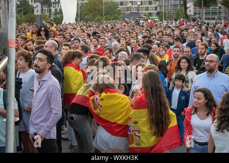 Madrid, Espagne. Sep 17, 2019. 16/09/2017.- Celebracion de los Campeones del Mundo de Baloncesto en la Plaza Colon  Foto : Ambiente en la Plaza Colon célébration après avoir remporté le 2019 Coupe du Monde de la FIBA de basket-ball de la Chine à Madrid le lundi 16 septembre 2019. Credit : CORDON PRESS/Alamy Live News Banque D'Images