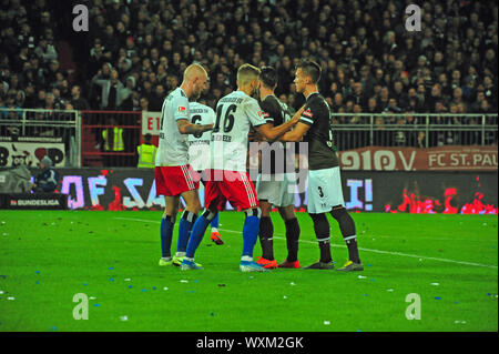 FC St Pauli vs VHS (2:0), Freistoß Millerntor, Hambourg, Banque D'Images