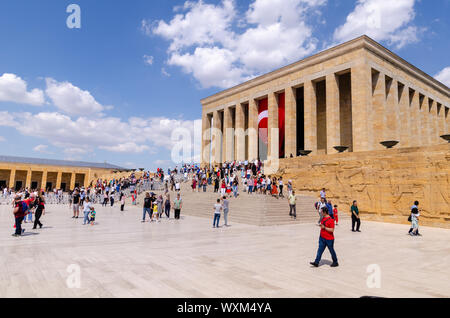 Ankara, Turquie - Août 30,2019 : Mausolée d''Atatürk Anitkabir dans un jour nuageux. Les gens visitent le Grand Leader Ataturk en sa tombe pour conv Banque D'Images