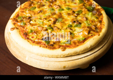 Pan Pizza prendre par le haut libre Banque D'Images