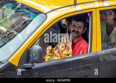 Mumbai, Inde. Sep 12, 2019. Adieu à la soumission au Seigneur Ganapati Girgaon Chowpatty, Mumbai (photo de Amlan Biswas/Pacific Press) Credit : Pacific Press Agency/Alamy Live News Banque D'Images