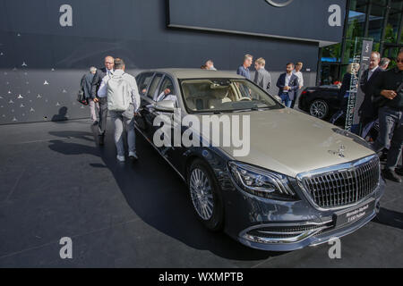 Francfort, Allemagne. Sep 12, 2019. Mercedes-Maybach, une marque automobile du constructeur automobile allemand Daimler, affiche l'Mercedes-Maybach S 650 Pullman au 2019 Internationale Automobil-Ausstellung (AAI). (Photo de Michael Debets/Pacific Press) Credit : Pacific Press Agency/Alamy Live News Banque D'Images