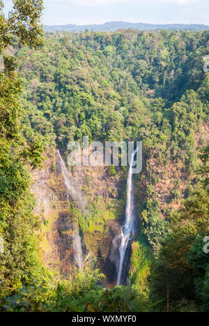 Superbe cascade de Tad Fane, ci-dessus, le Laos Paksong