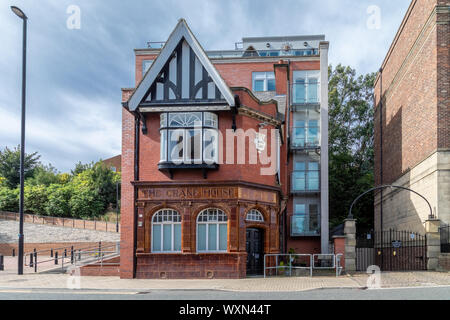 La chaîne Locker bloc d'appartement sur Duke Street à North Shields, anciennement connu sous le nom de la chaîne Locker Bar. Le nom de l'édifice est le Crane House Vaults Banque D'Images