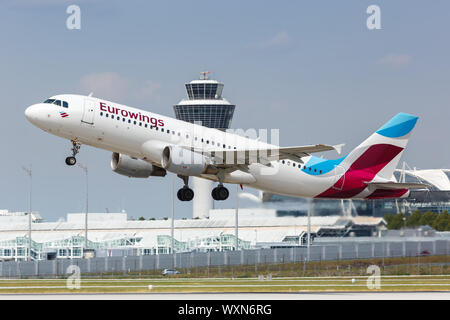 Munich, Allemagne - le 20 juillet 2019 : Eurowings Airbus A320 avion à l'aéroport de Munich (MUC) en Allemagne. Banque D'Images