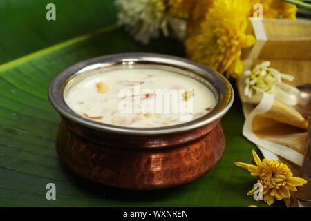 Pradaman Payasam Palada/ Lait de riz au lait - traditionnel Kerala Onam dessert Banque D'Images