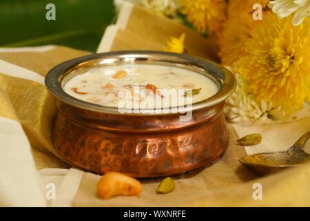 Pradaman Payasam Palada/ Lait de riz au lait - traditionnel Kerala Onam dessert Banque D'Images