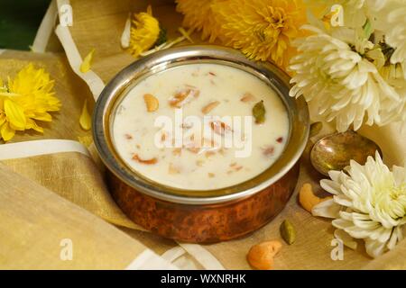 Pradaman Payasam Palada/ Lait de riz au lait - traditionnel Kerala Onam dessert Banque D'Images