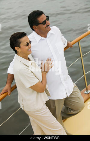 Couple sur le bateau Banque D'Images