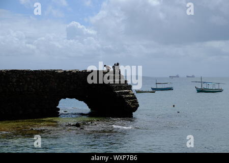 Le Brésil Salvador da Bahia Porto da Barra Beach vieux bateau quai Banque D'Images