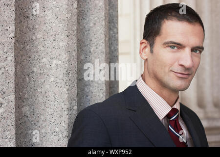 Portrait d'un confident businessman in suit Banque D'Images
