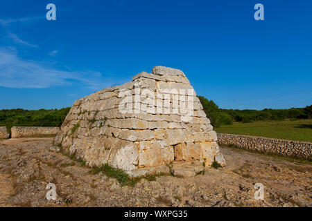 Menorca Ciutadella Naveta des Tudons megalithic chamber tombeau à Iles Baléares Banque D'Images