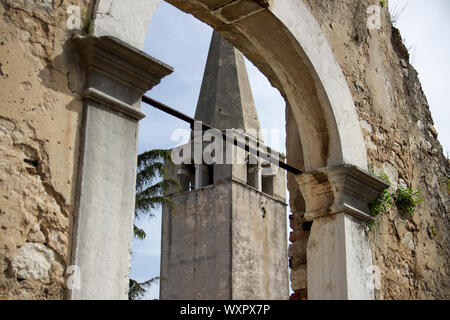 Istrie, Croatie - Clocher de la basilique Euphrasienne (Basilique Cathédrale de l'assomption de Marie) à partir du 6ème siècle dans la ville de Poreč Banque D'Images