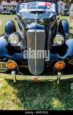 HICKORY, NC, USA-7 sept 2019 : 1937 LaSalle, avant (grille). Banque D'Images