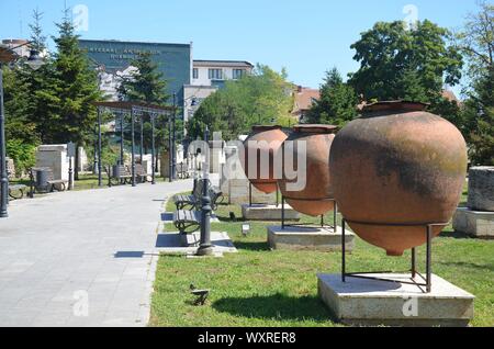 Constanta (Tomis) am Schwarzen Meer, Dobrudscha, Rumänien : Park mit römischen Fundstücken Banque D'Images