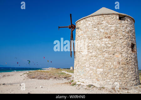 Moulin ruines sur la plage d''Agios Ioannis, Lefkada, Grèce l'île de Lefkas / Banque D'Images