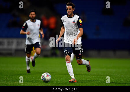 Bolton, Lancashire, UK. 17Th Sep 2019. 17 septembre 2019 ; Université de Bolton Stadium, Bolton, Lancashire, Angleterre ; Sky Bet English Football League One, Bolton Wanderers contre Oxford United ; Buckley de Bolton Wanderers court en avant avec la balle - strictement usage éditorial uniquement. Pas d'utilisation non autorisée avec l'audio, vidéo, données, listes de luminaire, club ou la Ligue de logos ou services 'live'. En ligne De-match utilisation limitée à 120 images, aucune émulation. Aucune utilisation de pari, de jeux ou d'un club ou la ligue/player Crédit : publications Plus Sport Action Images/Alamy Live News Banque D'Images