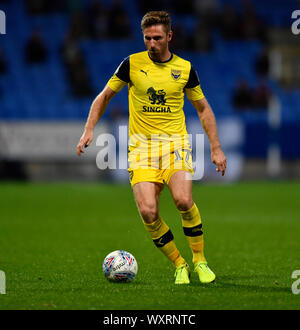 Bolton, Lancashire, UK. 17Th Sep 2019. 17 septembre 2019 ; Université de Bolton Stadium, Bolton, Lancashire, Angleterre ; Sky Bet English Football League One, Bolton Wanderers contre Oxford United ; James Henry d'Oxford United avec le ballon à ses pieds - strictement usage éditorial uniquement. Pas d'utilisation non autorisée avec l'audio, vidéo, données, listes de luminaire, club ou la Ligue de logos ou services 'live'. En ligne De-match utilisation limitée à 120 images, aucune émulation. Aucune utilisation de pari, de jeux ou d'un club ou la ligue/player Crédit : publications Plus Sport Action Images/Alamy Live News Banque D'Images