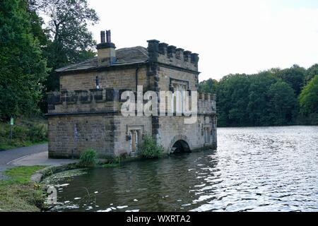 Le Boathouse Newmillerdam Yorkshire Angleterre Wakefield Banque D'Images