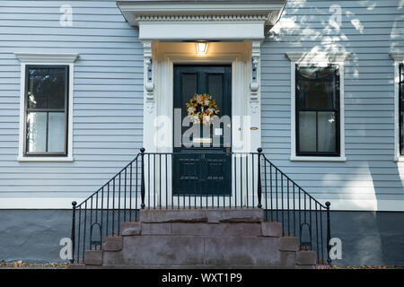 Clins en bois maison d'époque élégant sur rue Prestations à Providence, Rhode Island, USA Banque D'Images