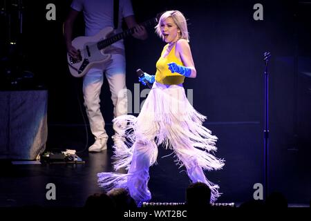 Septembre 14, 2019, Toronto, Ontario, Canada : chanteur, auteur-compositeur et actrice, Carly Rae Jepsen, asold effectuée hors de Toronto. En photo : CARLY RAE JEPSEN (crédit Image : © Angel Marchini/Zuma sur le fil) Banque D'Images