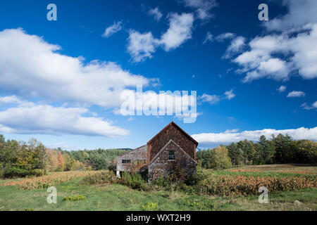 Bardeaux de cèdre typiques en bois bien à Chocorua dans Carrolll County, New Hampshire, USA Banque D'Images