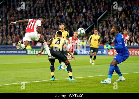 Amsterdam, Pays-Bas. Sept 17, 2019. Quincy Promes (Ajax) 1-0 pour l'Ajax lors de la Ligue des Champions 2019-2020 Groupe H match entre l'Ajax-Lille le 17 septembre 2019 à Amsterdam, Pays-Bas. Credit : Sander Chamid/SCS/AFLO/Alamy Live News Banque D'Images