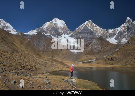 Paysage incroyable beauté, Laguna Carhuacocha, Cordillera Huayhuash, Ancash, Pérou Banque D'Images