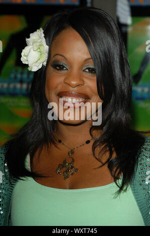 Niecy Nash au Los Angeles Premiere de 'Roll Bounce' qui a eu lieu au pont à Howard Hughes Center de Los Angeles, CA. L'événement a eu lieu le mardi 20 septembre 2005. Photo par : / PictureLux SBM - Référence #  Fichier SBMPLX 33864-3552 Banque D'Images