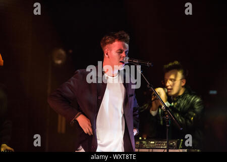 Les louanges en prestation au Gala du Prix de Musique Polaris 2019 Banque D'Images