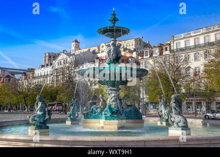 Lisbonne, Portugal - 20 avril, 2019 : célèbre fontaine de la place Rossio dans le centre historique de Lisbonne Banque D'Images