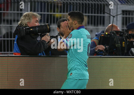 Luis Suarez de FC Barcelone vu en action au cours de l'UEFA Champions League correspondre entre Borussia Dortmund et le FC Barcelone au Signal Iduna Park de Dortmund.(score final ; Borussia Dortmund 0:0 FC Barcelone) Banque D'Images