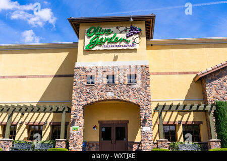 Sept 16, 2019 Milpitas / CA / USA - Olive Garden restaurant dans le sud de San Francisco Bay Area ; Olive Garden est un restaurant décontracté, sous Banque D'Images