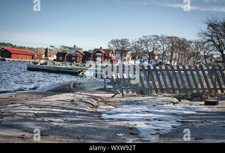 Plage sur l'île de l'archipel de Stockholm en hiver, la Suède Sandhamn Banque D'Images