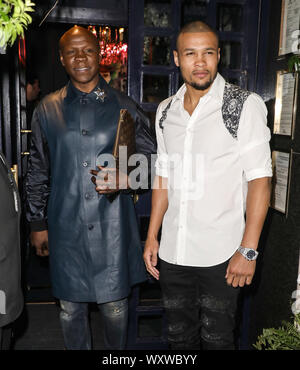 Chris Eubank et Chris Eubank Jr arrivent à clochard à Londres pour Chris Eubank Jr's Birthday Party. Banque D'Images