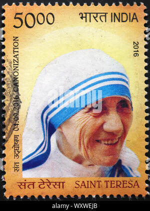 Portrait de Mère Teresa sur timbre indien Banque D'Images